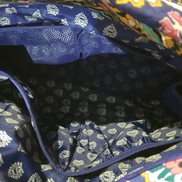 Vera bradley ultimate baby bag two large front slip pocket.Two insulated packet - Picture 4 of 7